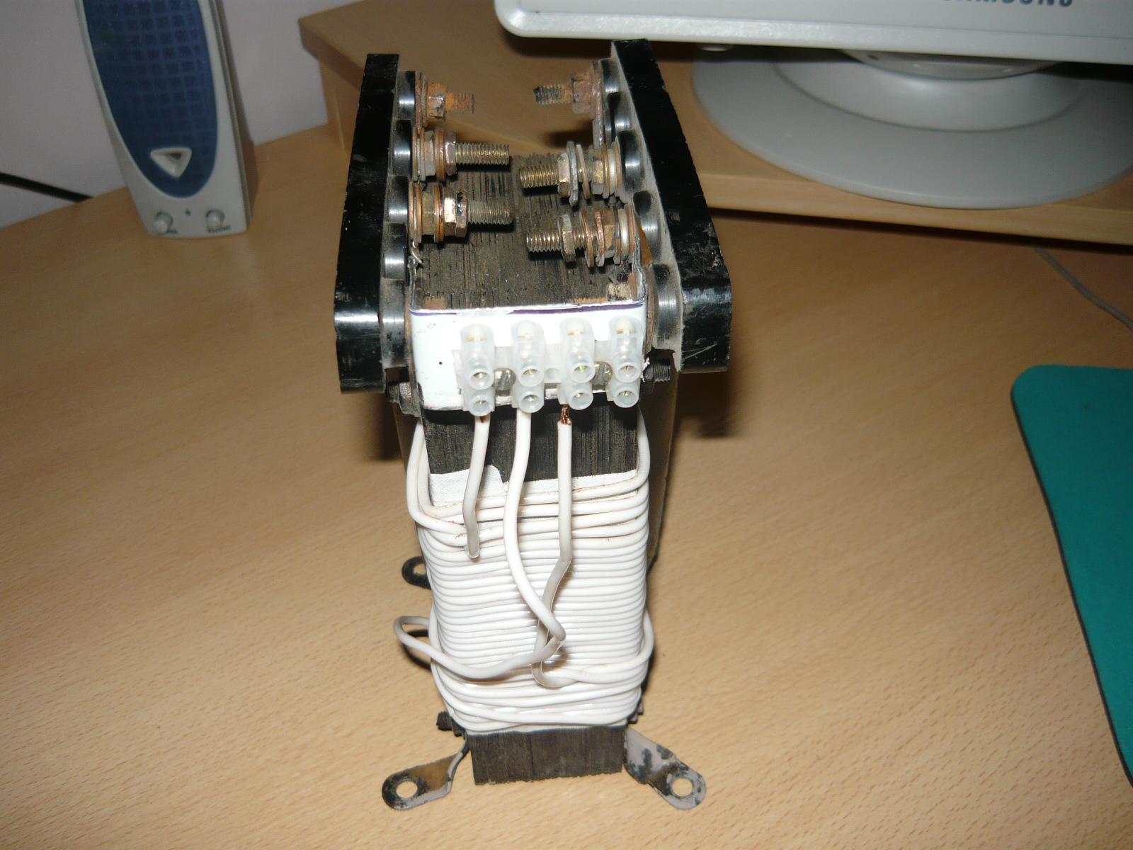 Понижающий трансформатор с 220 на 12 вольт